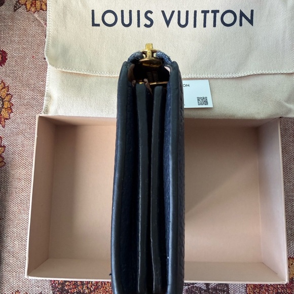 Louis Vuitton Portefeuille Comet Leather Long Wallet - Picture 3 of 13